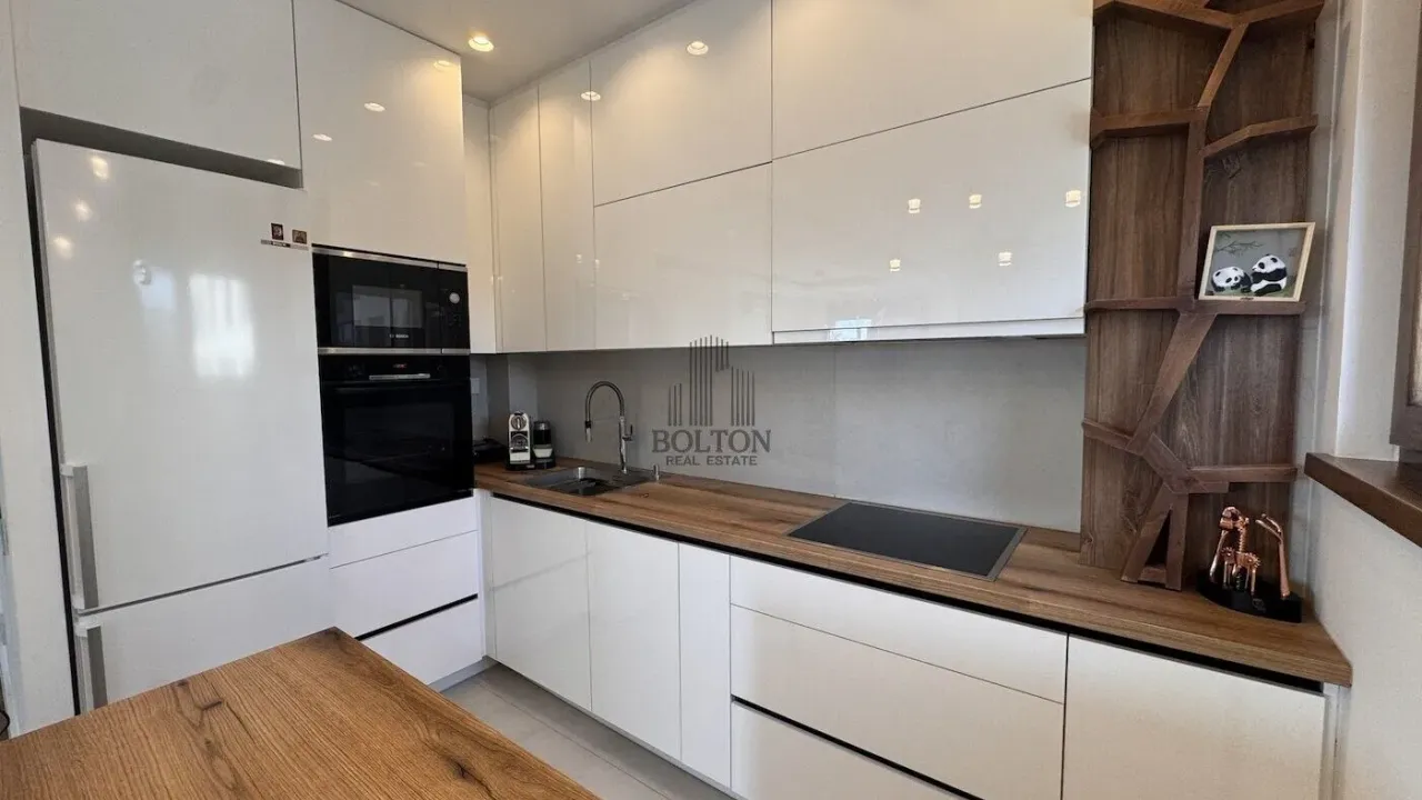 Izdavanje, trosoban stan, 62m², Zemun Sve Podlokacije, Beograd