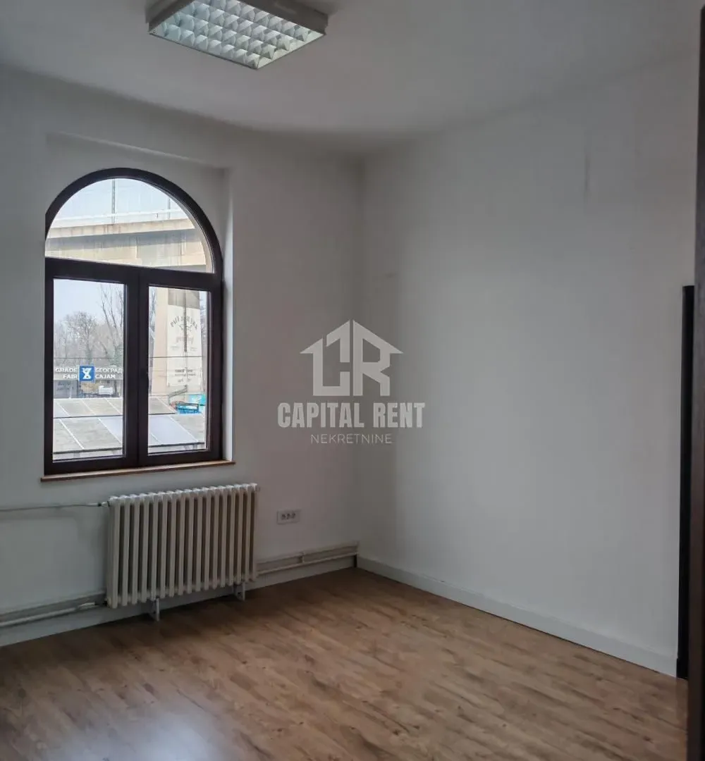 Izdavanje, poslovni prostor, 26m², Senjak, Beograd