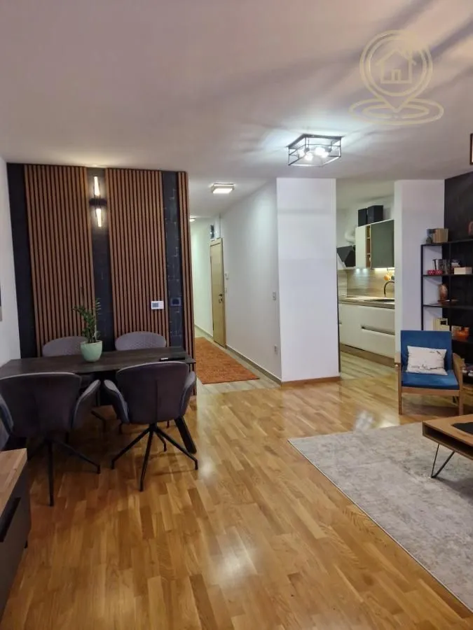Prodaja, četvorosoban stan, 98m², Petrovaradin, Novi Sad