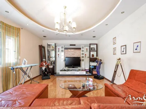 Prodaja, kuća, 220m², Tivat, Crna Gora - image 10