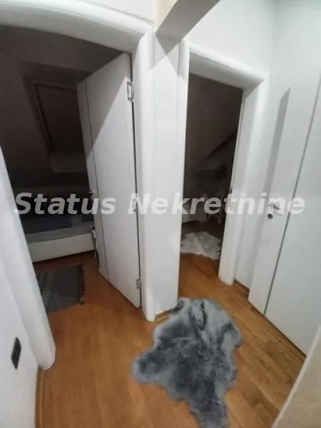 Prodaja, četvorosoban stan, 135m², Centar, Novi Sad