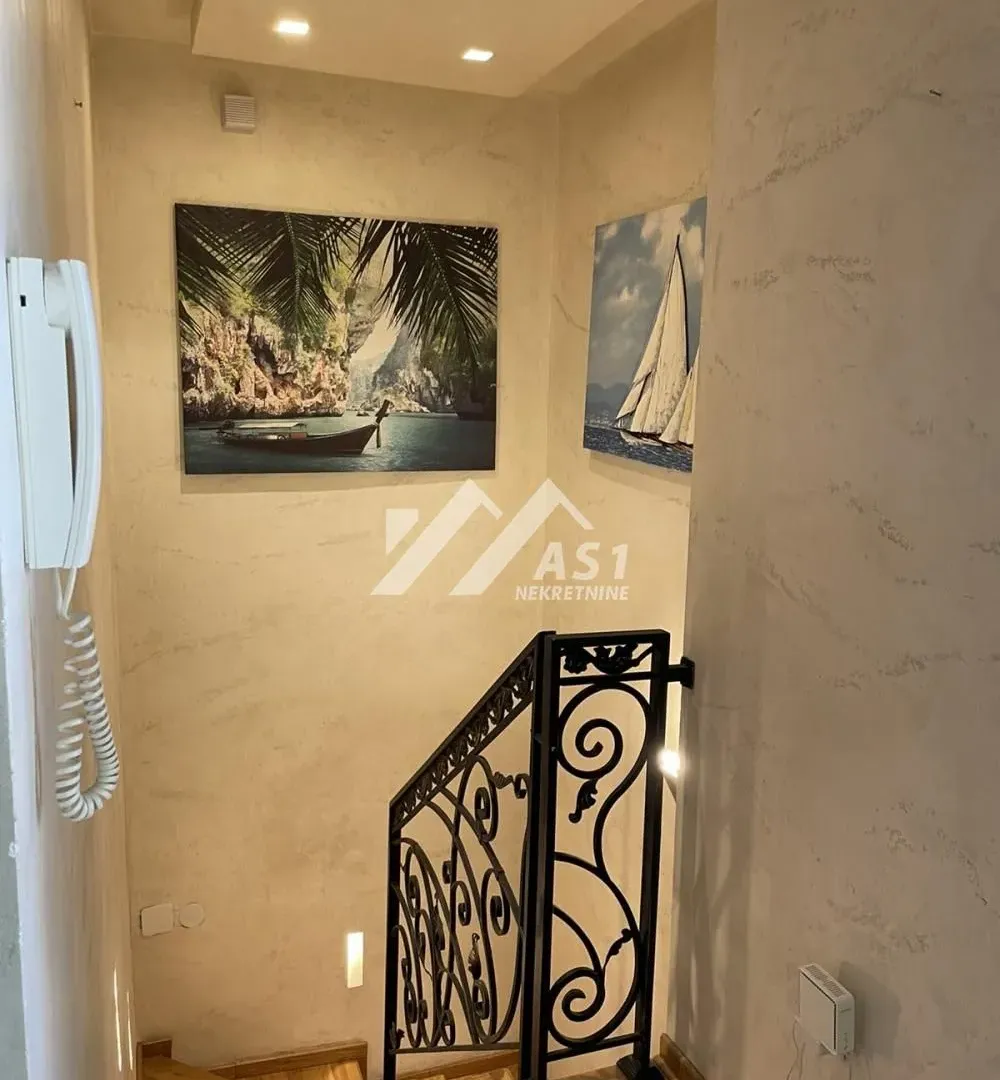 Prodaja, četvorosoban stan, 105m², Bulevar Evrope, Novi Sad Sve Podlokacije