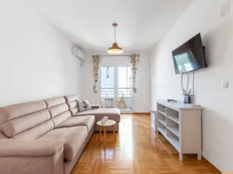 Stan na dan, jednosoban stan, 55m2, Centar, Budva