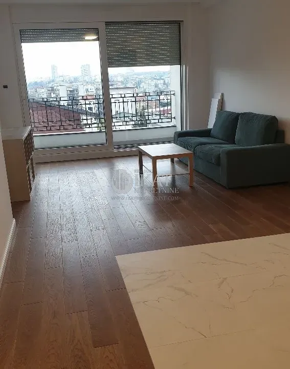 Izdavanje, jednosoban stan, 54m², Čubura, Beograd