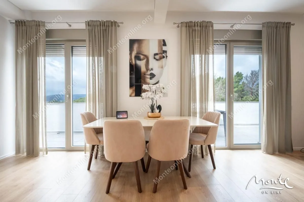 Prodaja, dvosoban stan, 90m², Tivat, Crna Gora