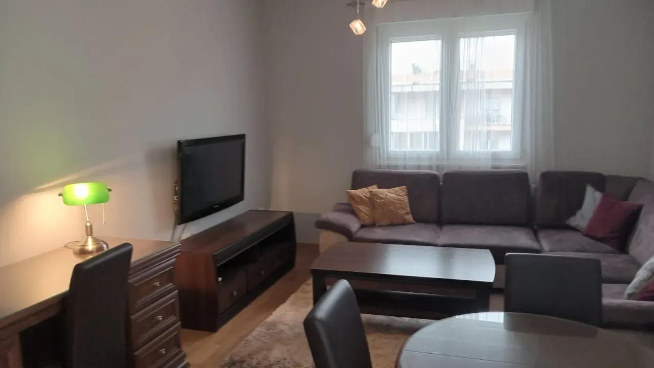 Izdavanje, jednosoban stan, 42m², City Kvart, Podgorica