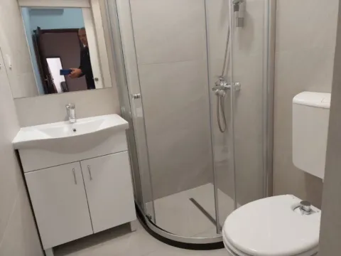 Izdavanje, poslovni prostor, 70m², Centar, Podgorica - image 6