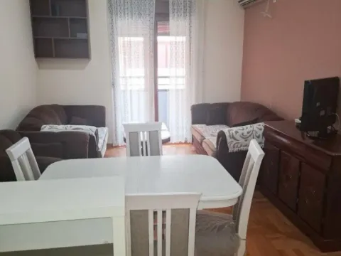 Izdavanje, jednosoban stan, 45m², Stari Aerodrom, Podgorica