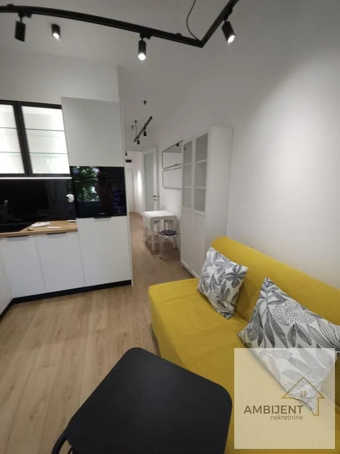 Izdavanje, jednosoban stan, 32m², Stari Grad, Beograd