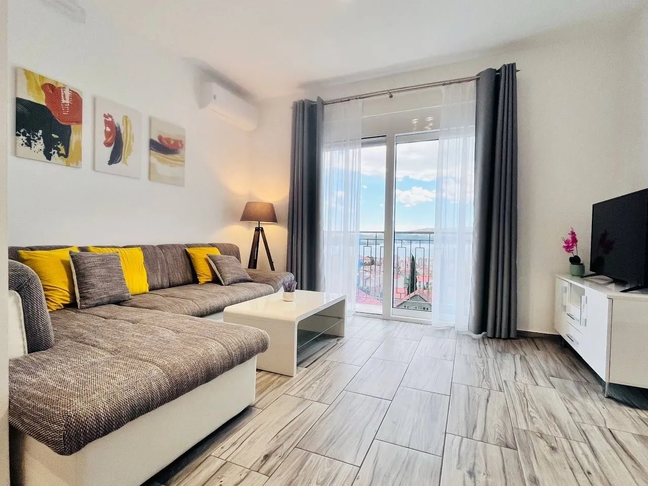 Sale, two bedroom apartment, 55m², Mažina, Tivat