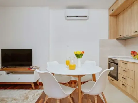 Sale, one bedroom apartment, 50m², Sveta Vrača, Kotor - image 2