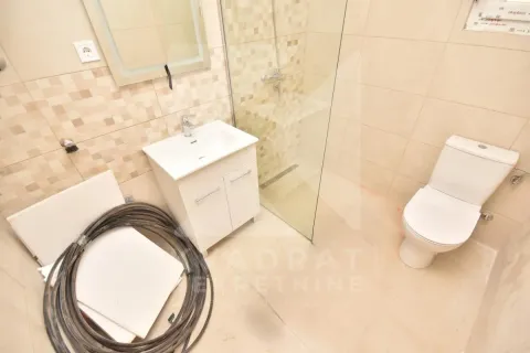 Izdavanje, poslovni prostor, 52m², Ibričevina, Podgorica - image 8