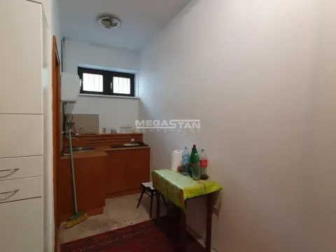 Izdavanje, poslovni prostor, 81m², Savski Venac, Beograd - image 7