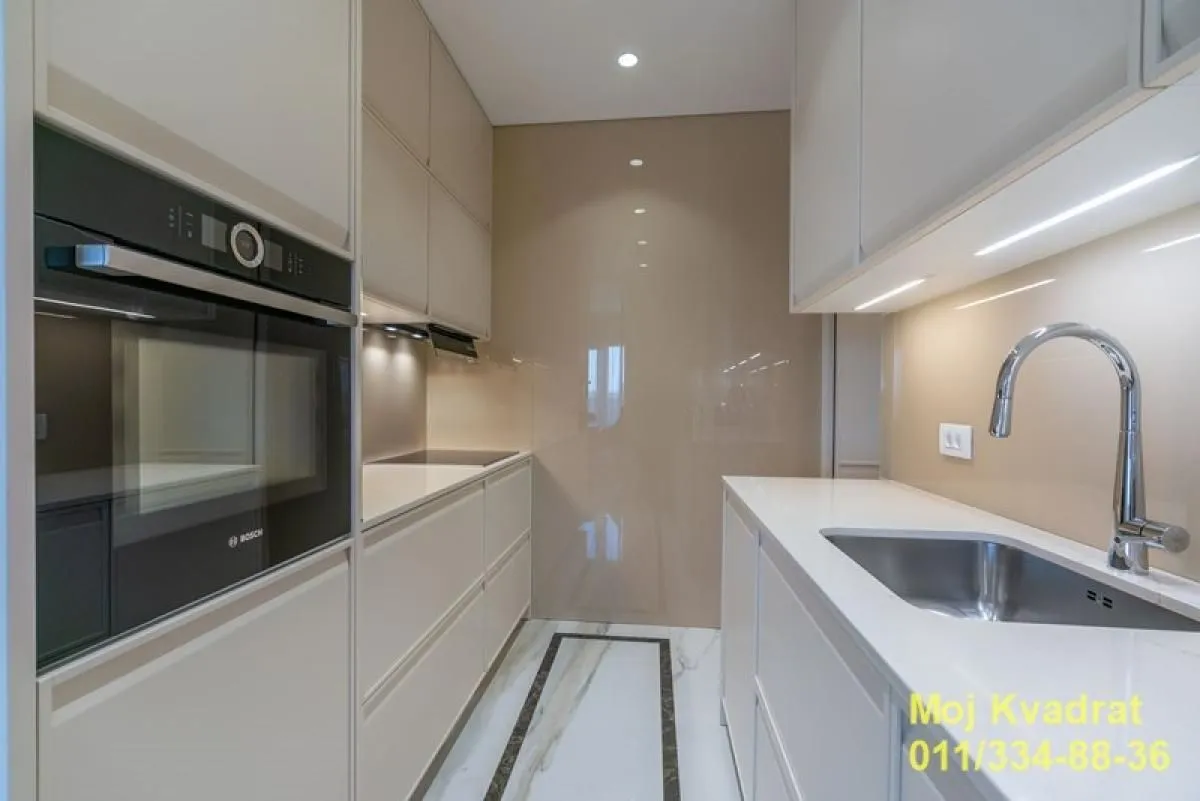 Sale, four bedroom apartment, 167m², Novi Beograd Blok 9, Novi Beograd Sve Podlokacije