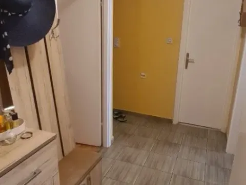 Sale, two bedroom apartment, 80m², Pejton, Podgorica - image 4