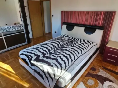 Izdavanje, dvosoban stan, 70m², Stari Aerodrom, Podgorica - image 8