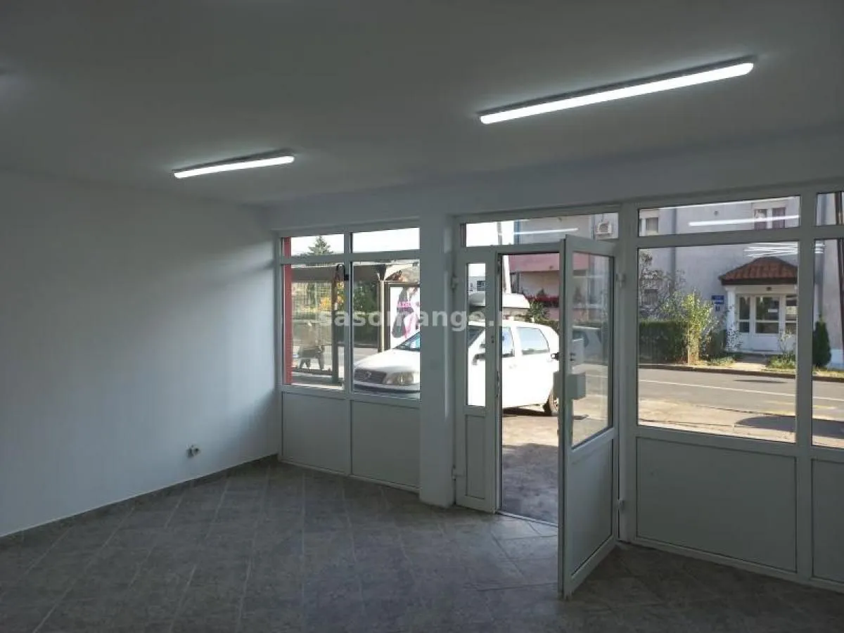 Rent, office space, 97m², Rakovica, Beograd