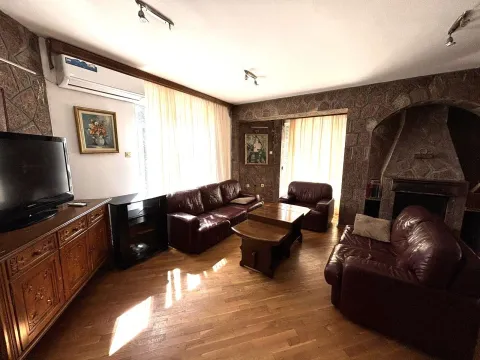 Rent, house, 300m², Zagorič, Podgorica - image 3