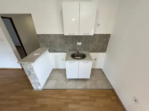 Rent, one bedroom apartment, 60m², Tološi, Podgorica - image 3