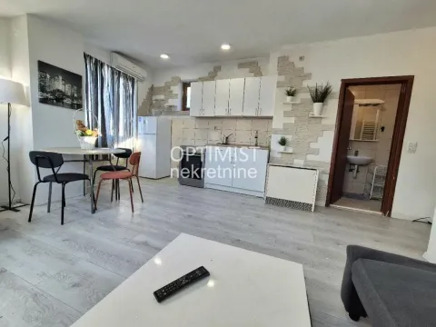 Izdavanje, dvosoban stan, 50m², Đeram Pijaca, Beograd - image 2