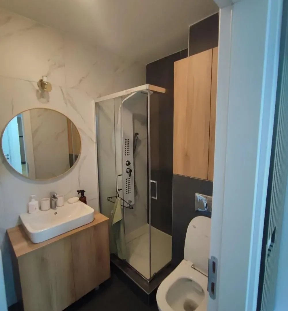 Izdavanje, trosoban stan, 68m², Višnjička Banja, Palilula Sve Podlokacije