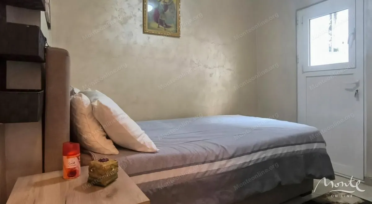 Prodaja, dvosoban stan, 54m², Dobrota, Kotor