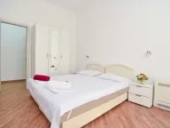 Izdavanje, dvosoban stan, 89m², Centar, Budva - image 13