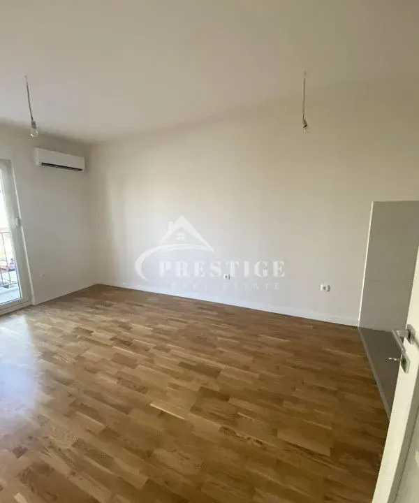 Izdavanje, jednosoban stan, 40m², Pobrežje, Podgorica