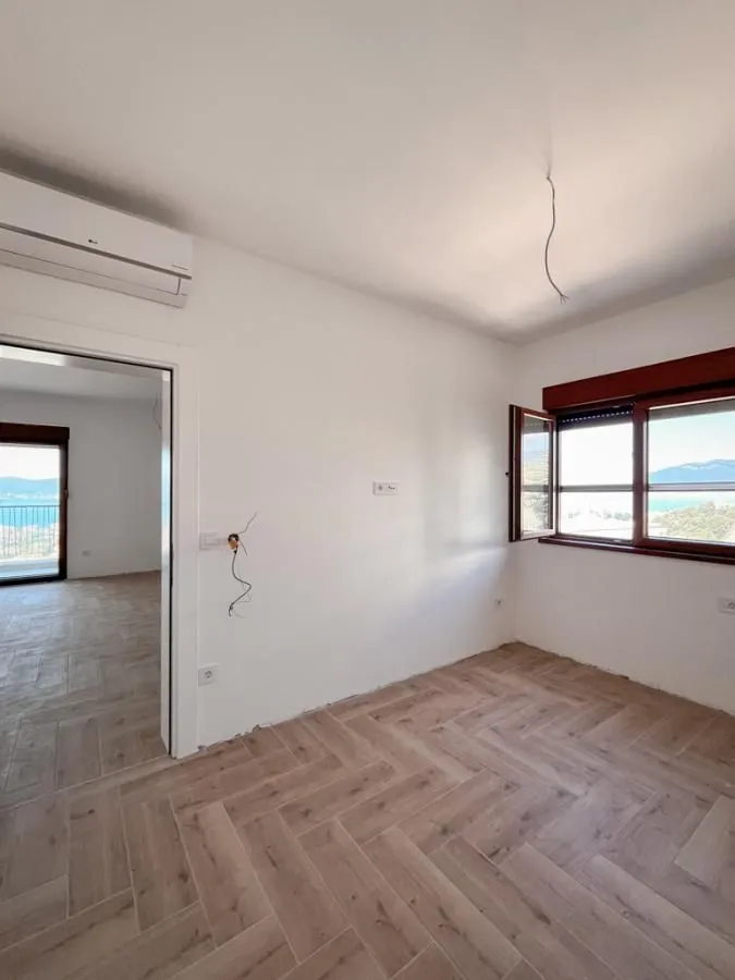 Prodaja, dvosoban stan, 72m², Tivat, Crna Gora