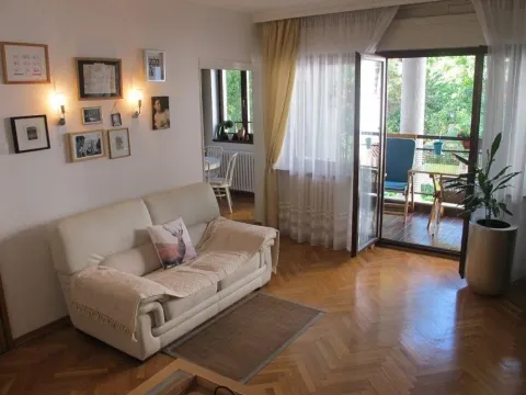 Izdavanje, trosoban stan, 90m², Savski Venac, Beograd - image 2