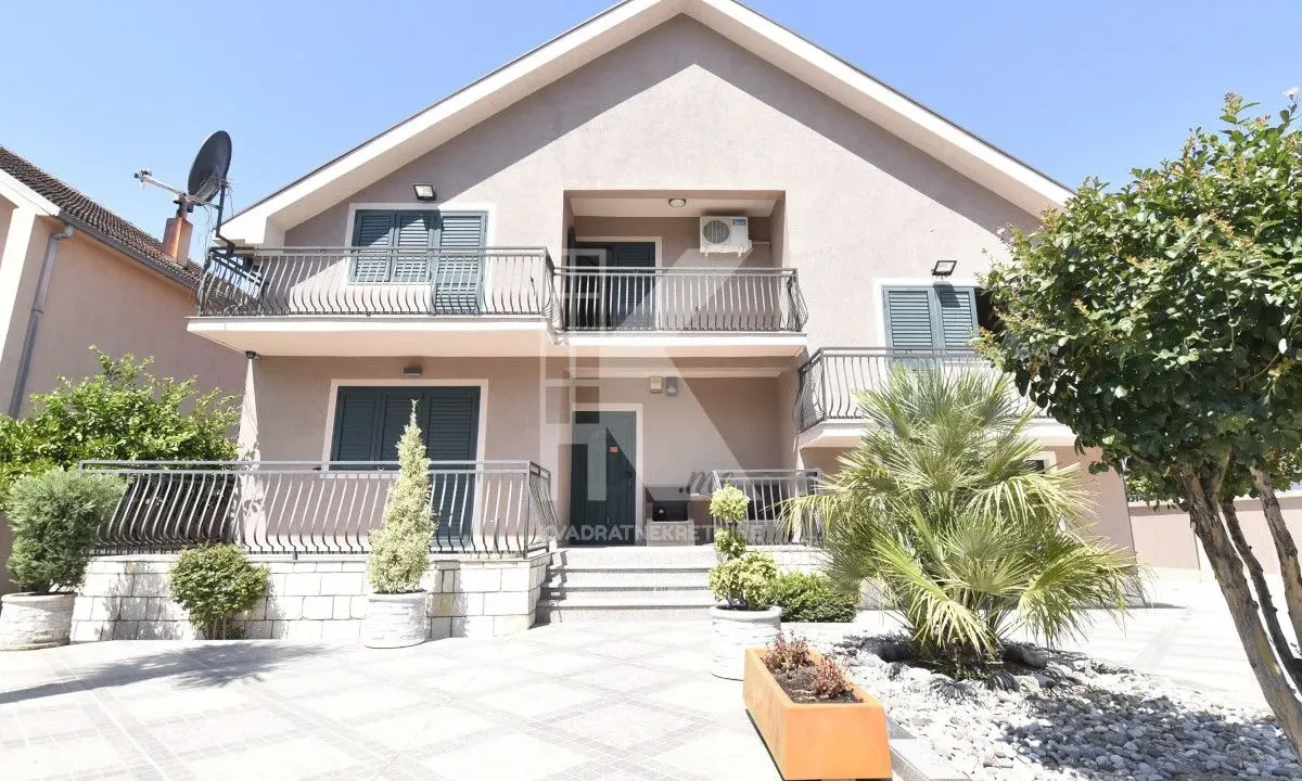 Rent, house, 200m², Stari Aerodrom, Podgorica