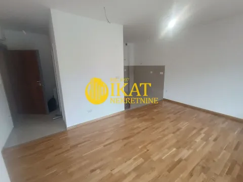 Prodaja, jednosoban stan, 39m², Slavujev Venac, Zvezdara Sve Podlokacije - image 2