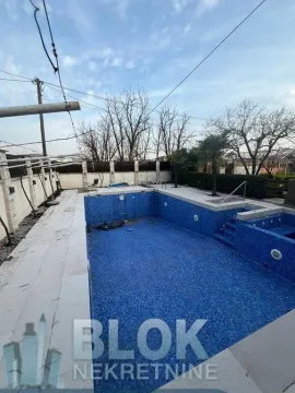 Izdavanje, kuća, 300m², Donja Gorica, Podgorica - image 9