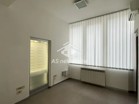 Izdavanje, stan, 223m², Kalenić Pijaca, Vračar Sve Podlokacije - image 18