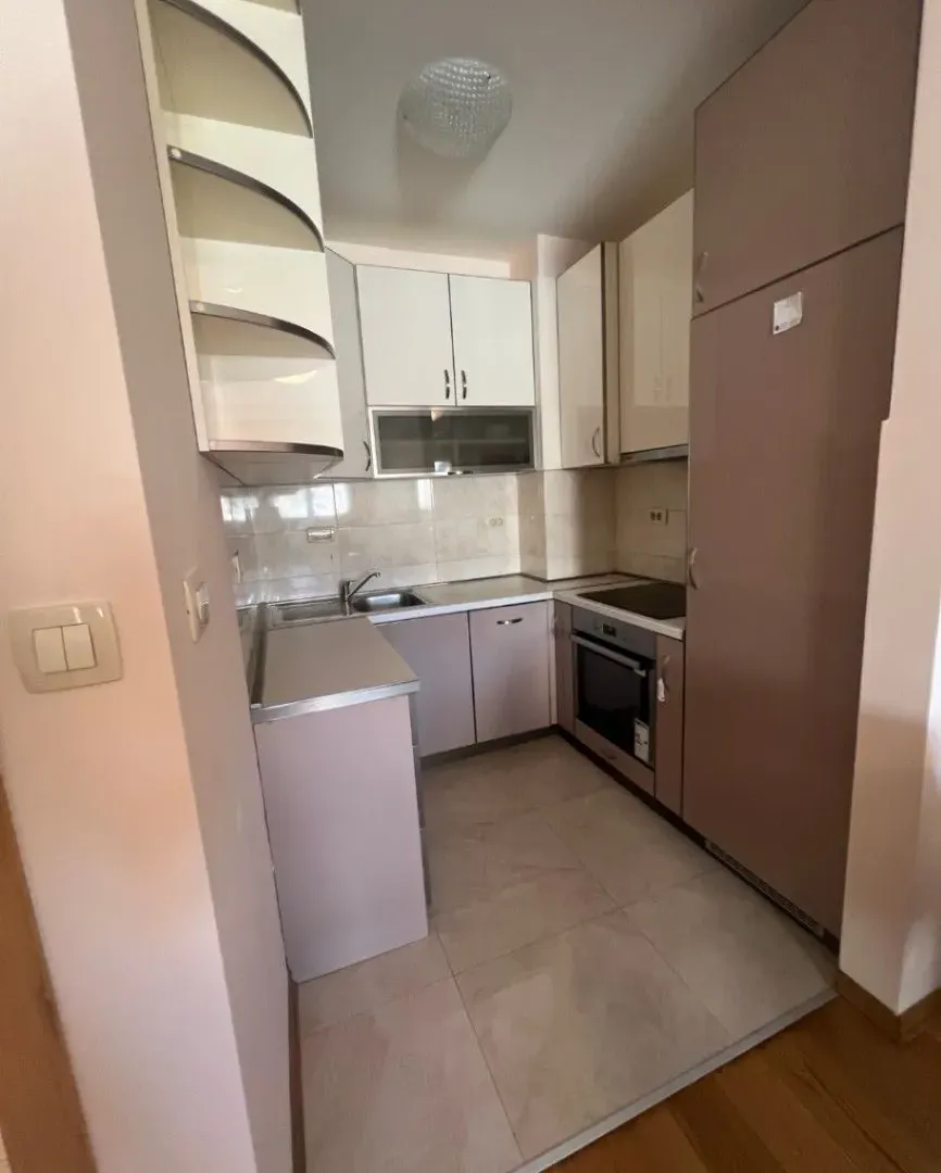 Izdavanje, jednosoban stan, 47m², Preko Morače, Podgorica