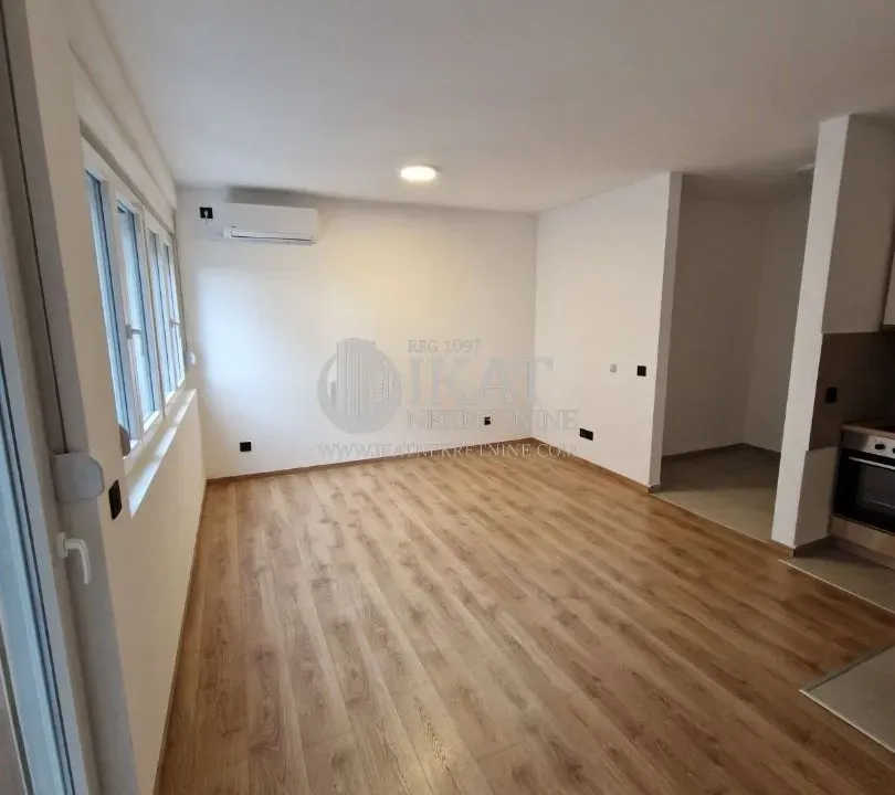 Izdavanje, dvosoban stan, 55m², Vojvode Vlahovica, Beograd