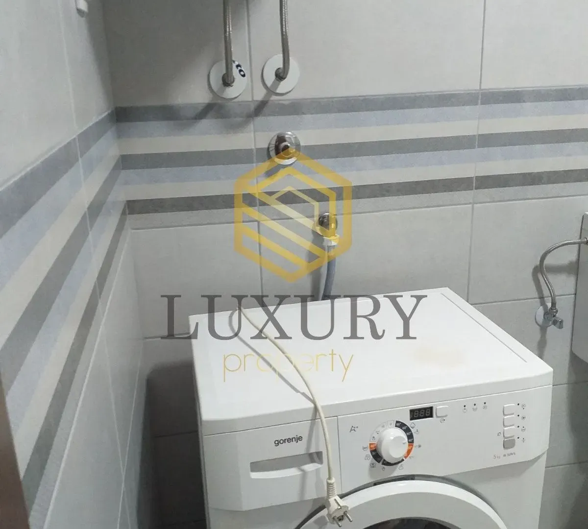 Izdavanje, dvosoban stan, 68m², Tuški Put, Podgorica