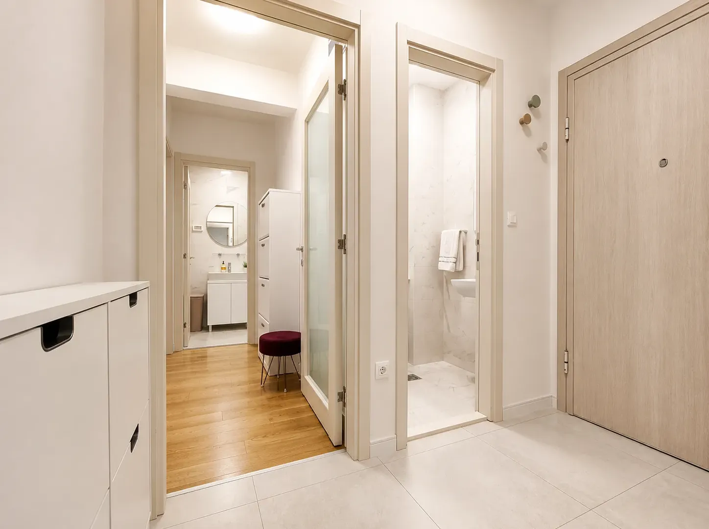 Izdavanje, dvosoban stan, 70m², Central Point, Podgorica