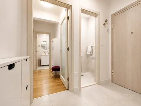 Rent, two bedroom apartment, 70m², Central Point, Podgorica - image 6