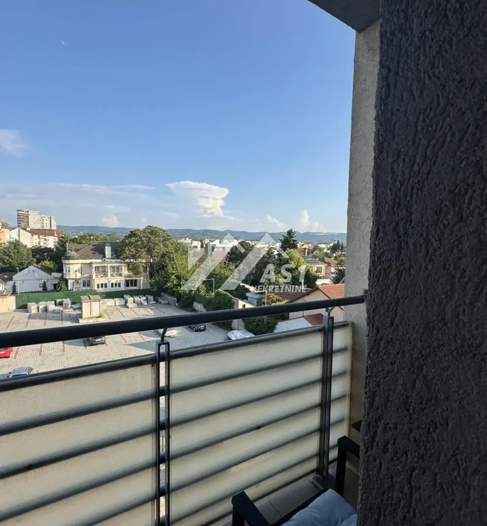 Izdavanje, četvorosoban stan, 82m², Bulevar Evrope, Novi Sad Sve Podlokacije