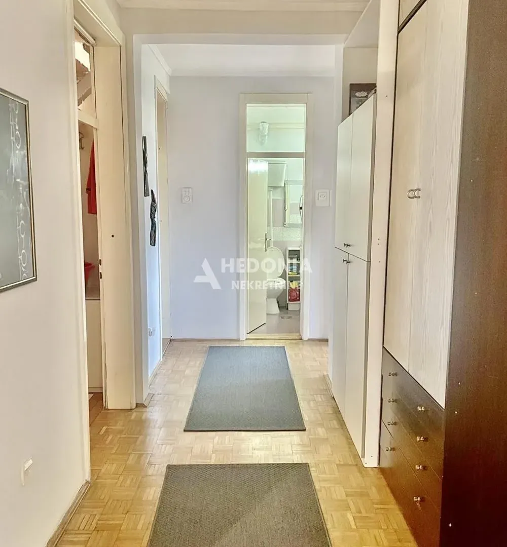 Sale, three bedroom apartment, 115m², Kanarevo Brdo, Beograd