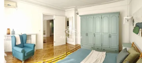 Rent, four bedroom apartment, 140m², Kalenić Pijaca, Vračar Sve Podlokacije - image 8