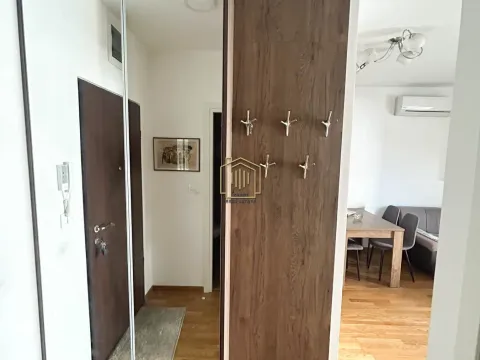 Rent, one bedroom apartment, 44m², City Kej, Podgorica - image 5
