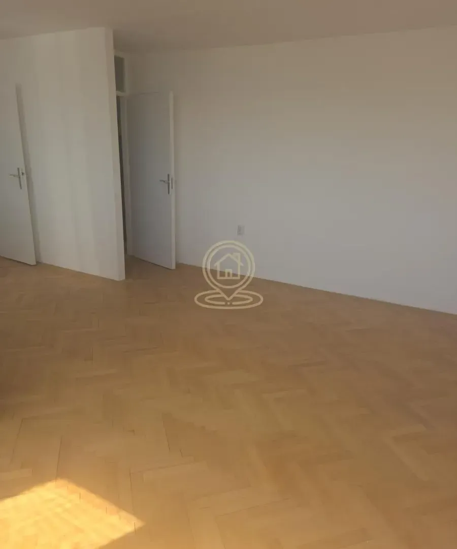 Prodaja, trosoban stan, 75m², Medijana, Niš