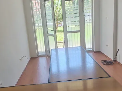 Rent, office space, 28m², Stari Aerodrom, Podgorica - image 2