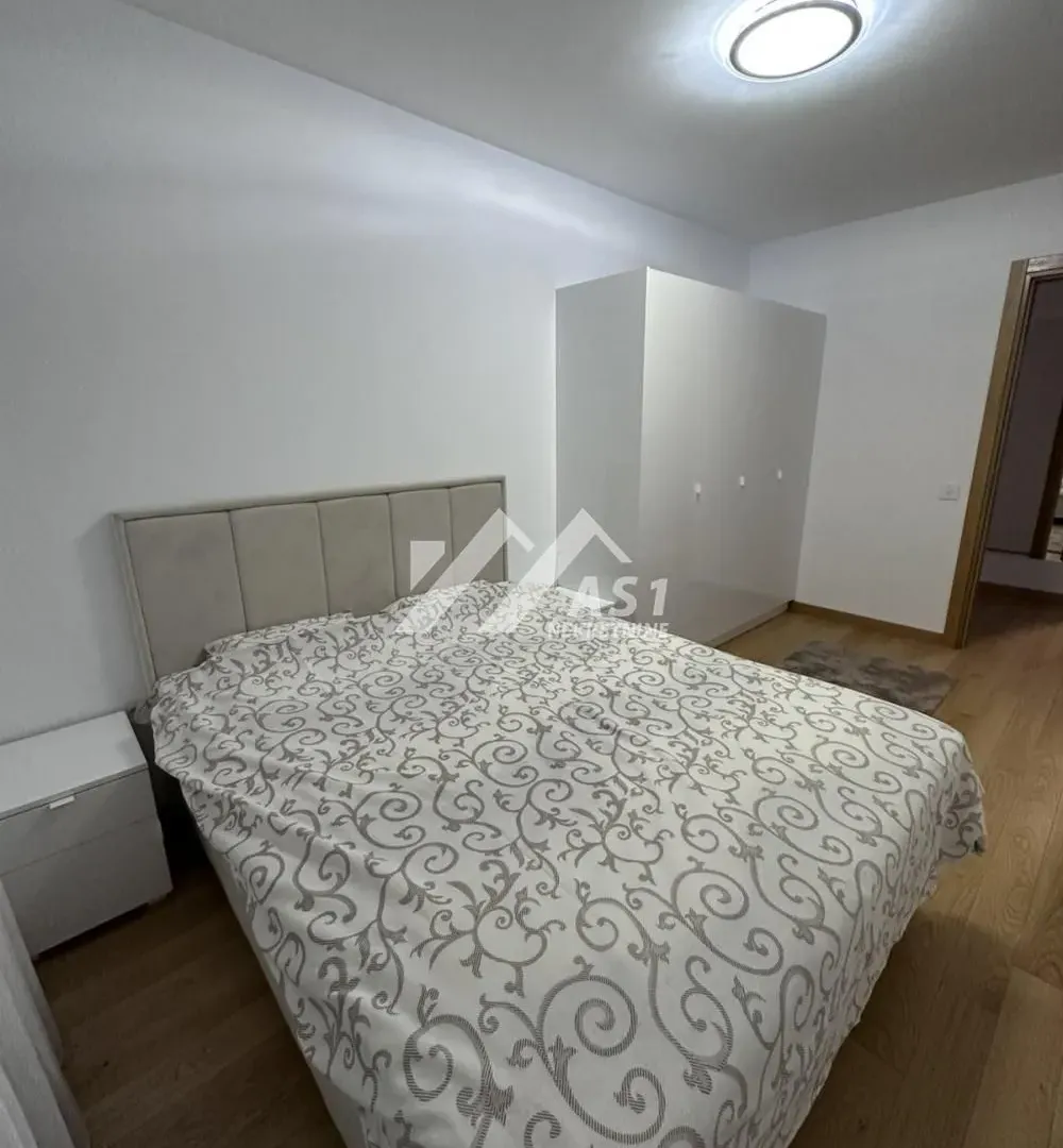 Izdavanje, dvosoban stan, 65m², Centar, Novi Sad