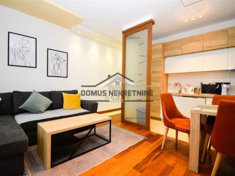 Izdavanje, dvosoban stan, 68m², Centar, Podgorica - image 26