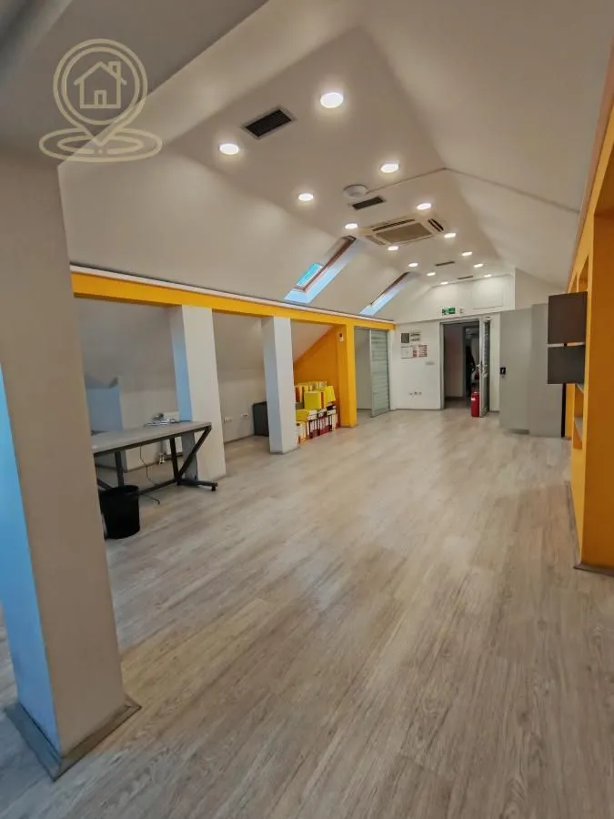 Rent, office space, 300m², Centar, Kragujevac