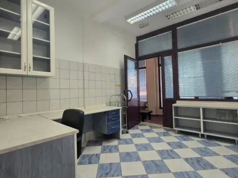 Prodaja, poslovni prostor, 58m², Centar, Nikšić - image 3