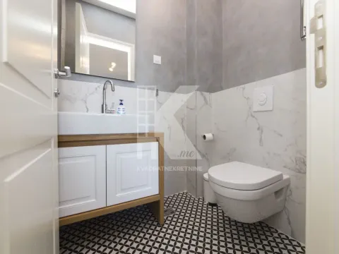 Izdavanje, trosoban stan, 95m², Kruševac, Podgorica - image 10